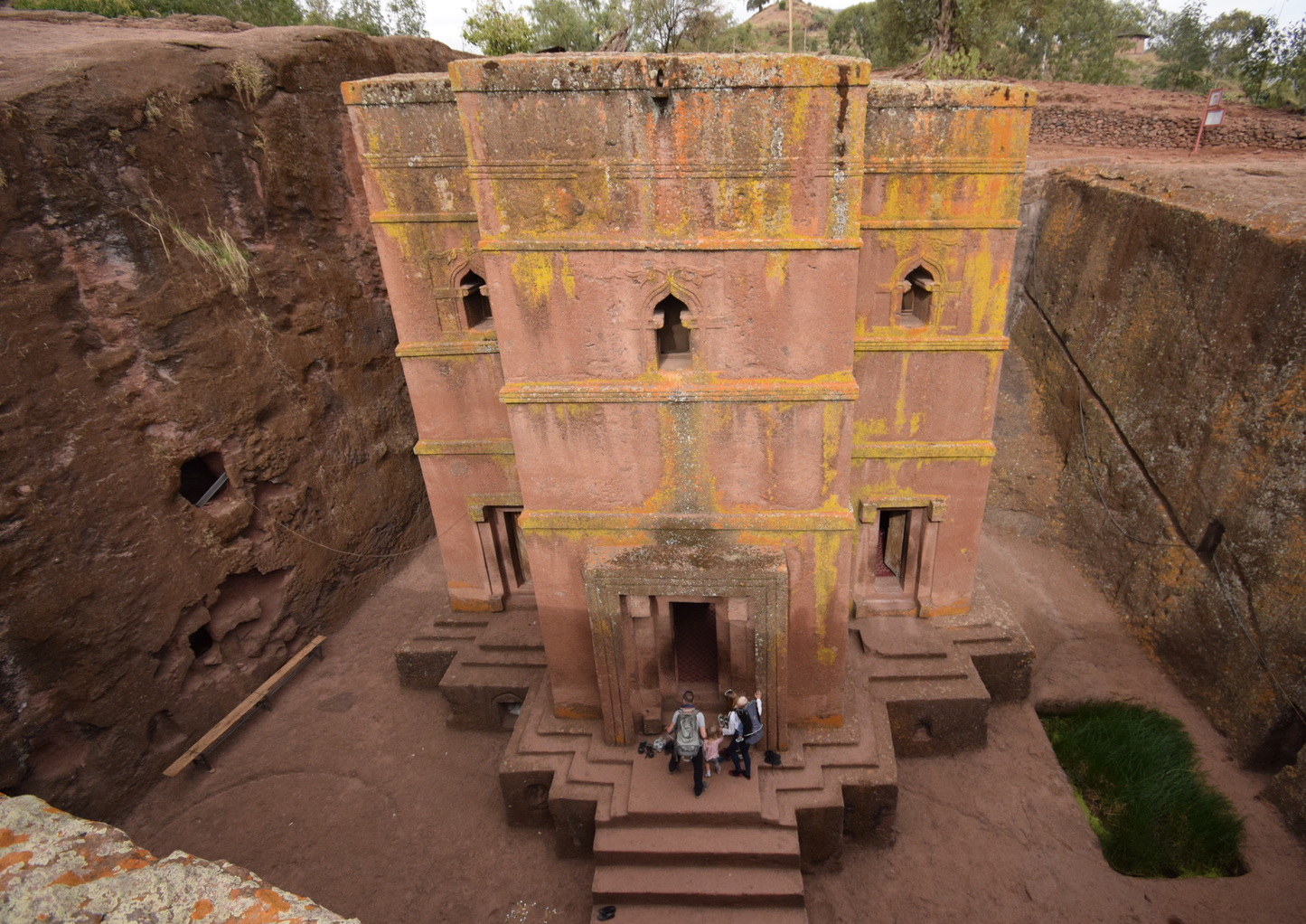 Echoes of Time – Ruins Exploration Tour